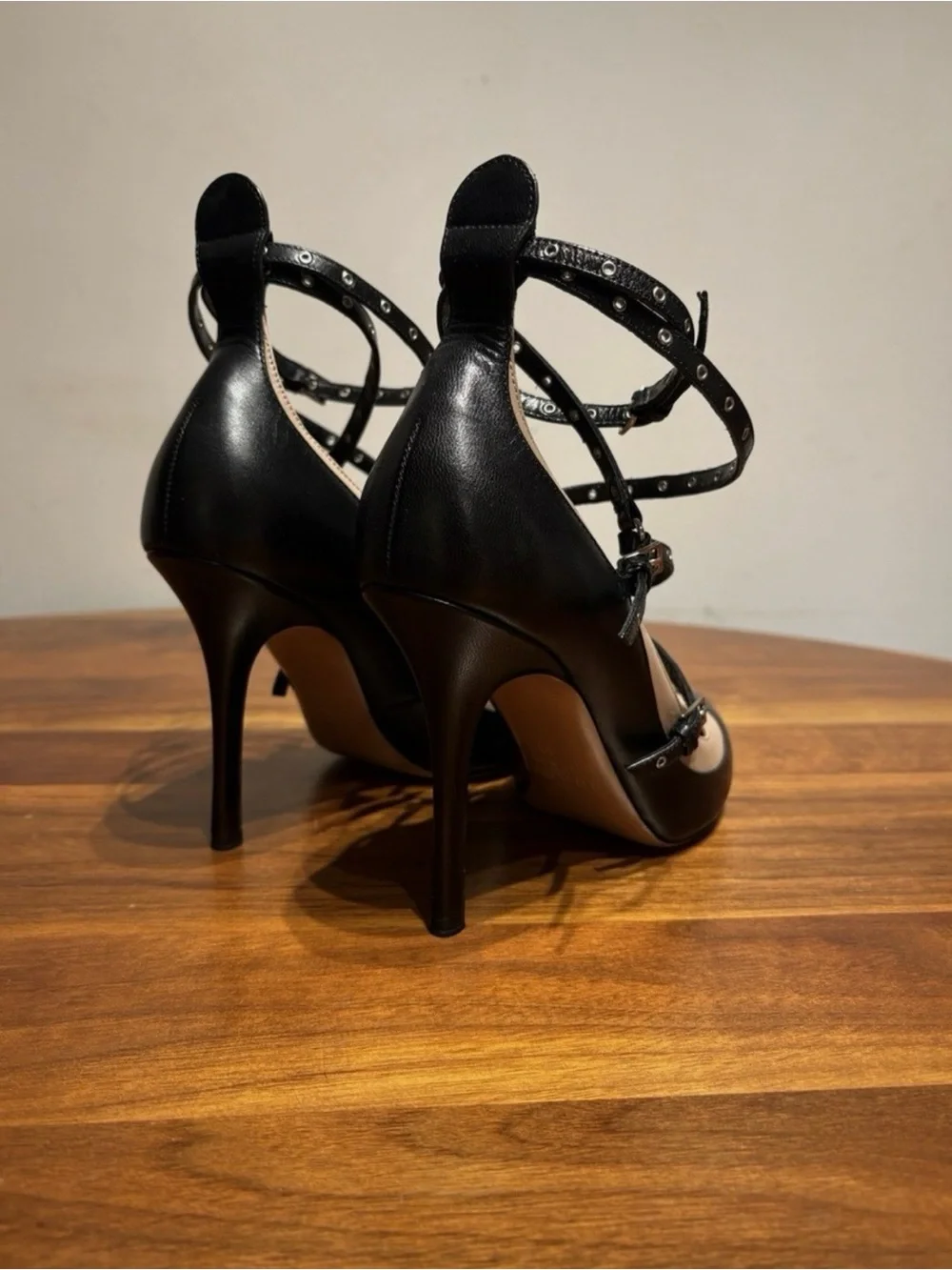 Valentino Garavani Love Latch Pumps Black Nude Leather Pointed Toe Heels EU39